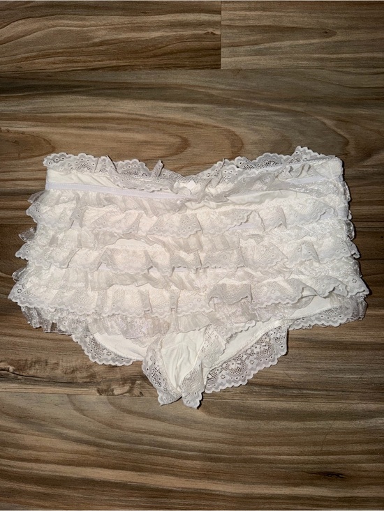 SHEIN Pants - SHEIN White Ruffled Lace High-Waist Briefs